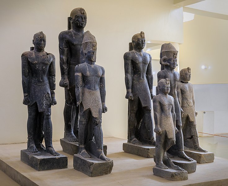 735px-Rulers_of_Kush,_Kerma_Museum.jpg