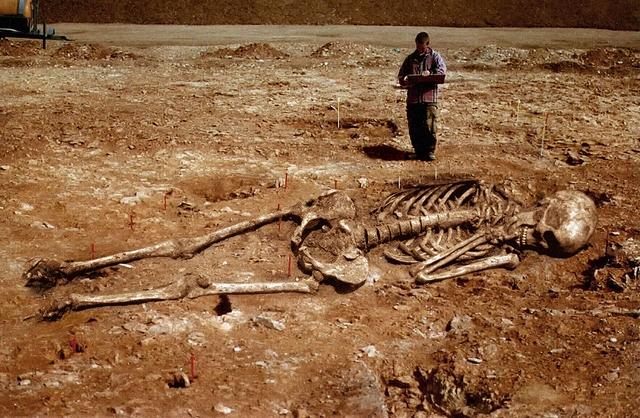 Greek Grave 6.JPG